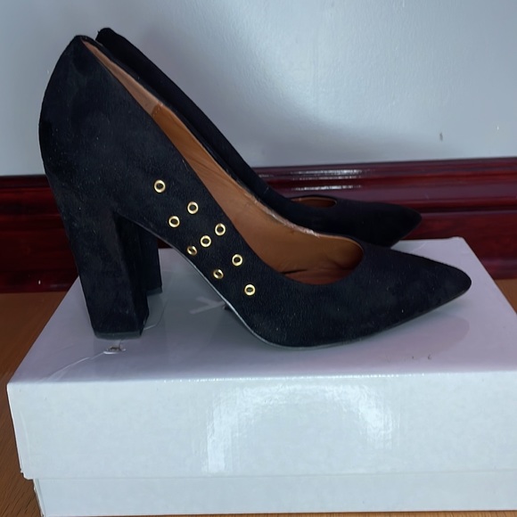 Chunky suede heels! - Picture 4 of 4
